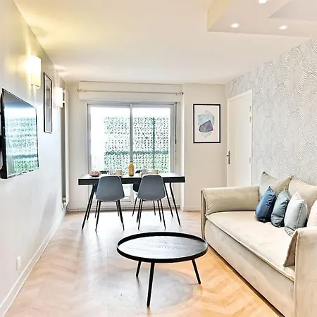 Spacieux Et Paisible 19ème Appartamento Parigi